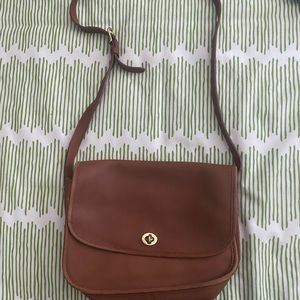 Coach vintage 9790 flap turn lock cross body bag